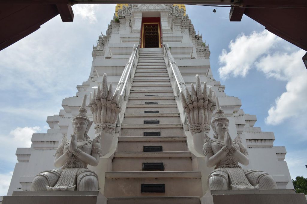 Chiang Rai white temple
